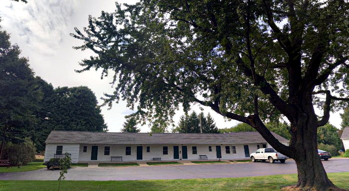 Motel Somerset - From Web Listing (newer photo)